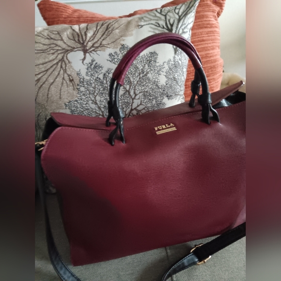 FURLA Vintage Leather Tote - Picture 14 of 15